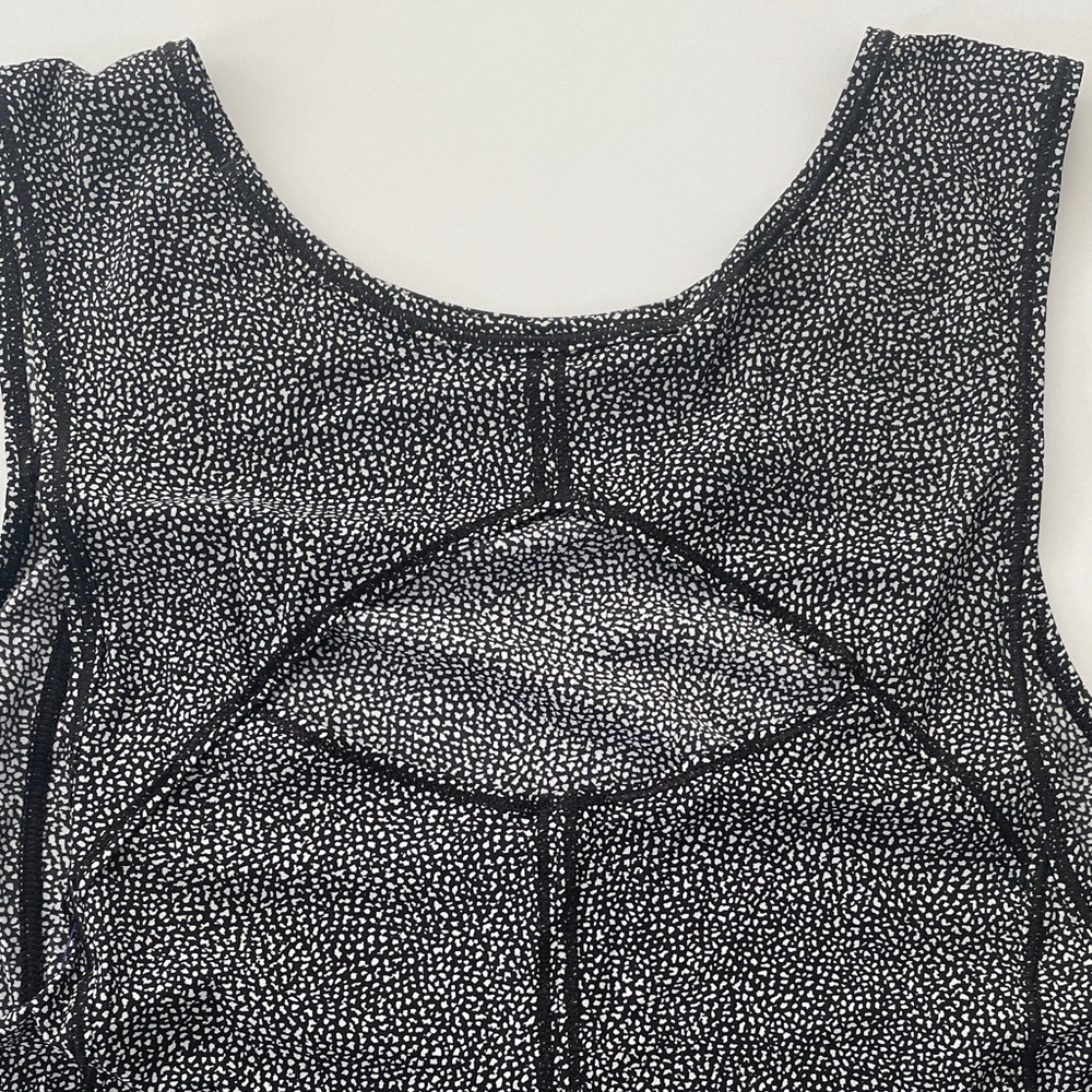 Lululemon Tank Top | 6 b&w pattern - Picture 5 of 13